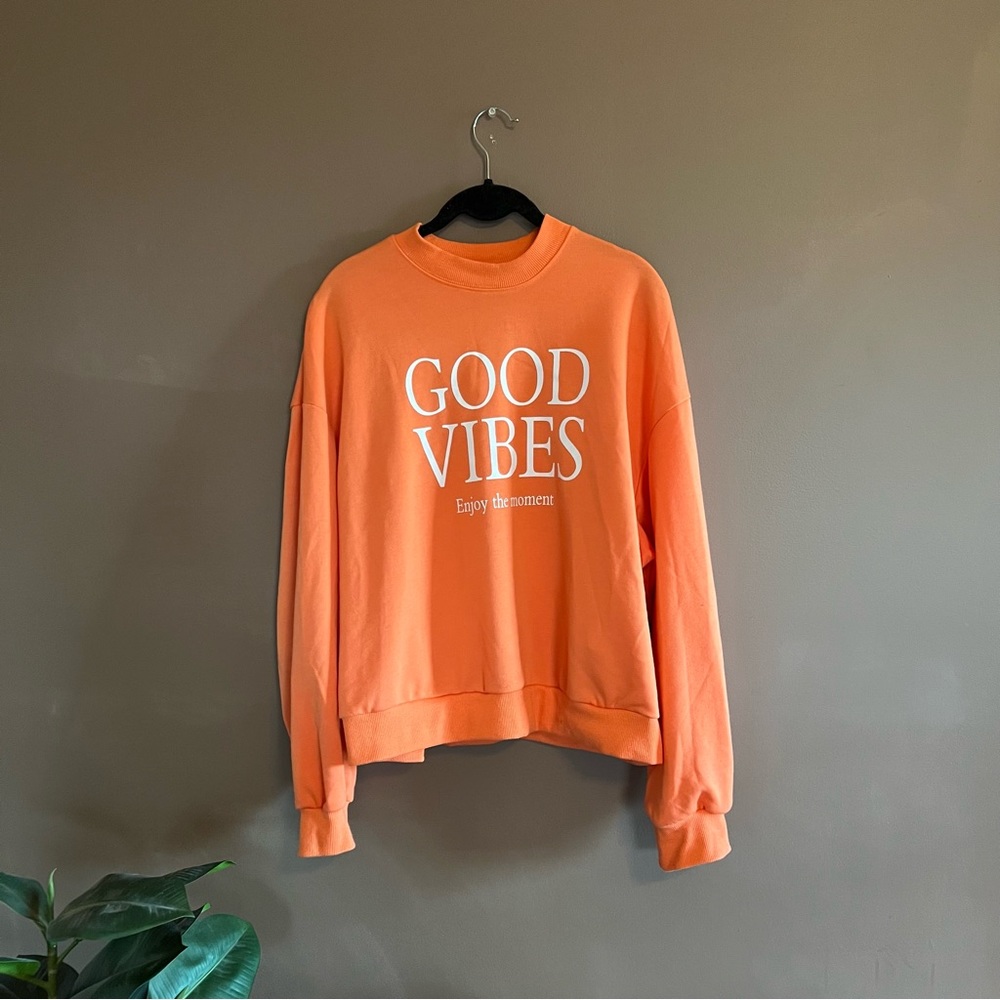 sweatshirt
